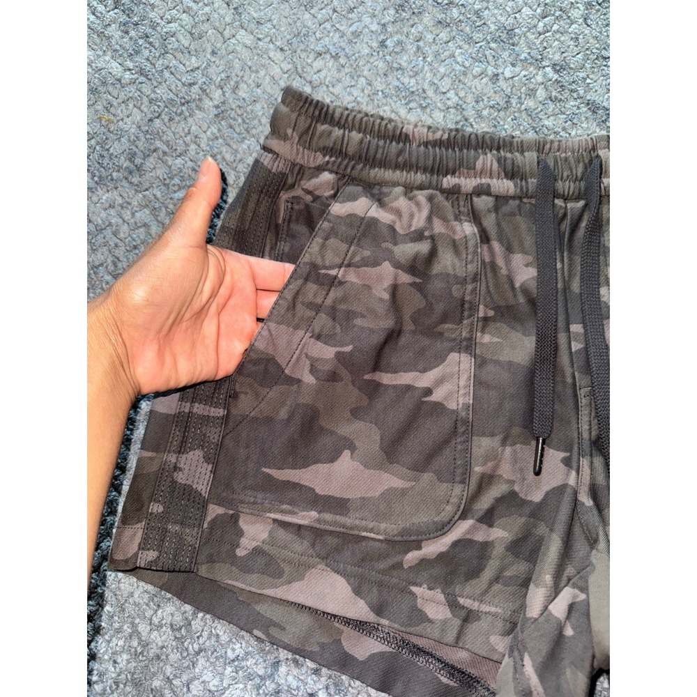 Athleta Women's Camo Farallon Short Drawstring Stretch Side Pockets Size‎ 6 - Picture 3 of 10